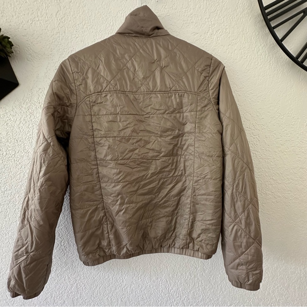 Patagonia womens lightweight Tan Jacket - Picture 4 of 5